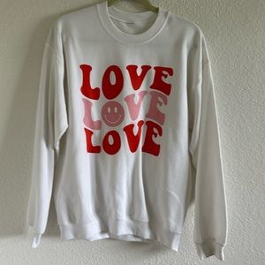 Oversized love white women’s crewneck